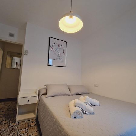 Apartment On The Beach Malaga Bagian luar foto