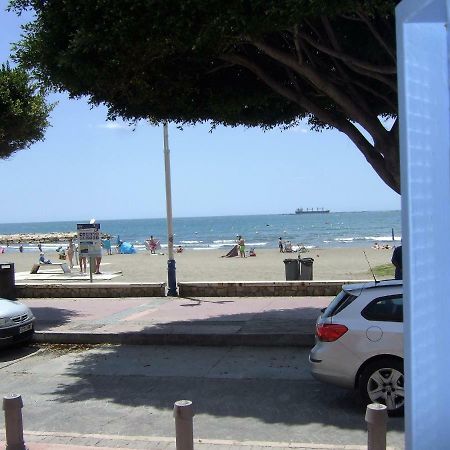 Apartment On The Beach Malaga Bagian luar foto