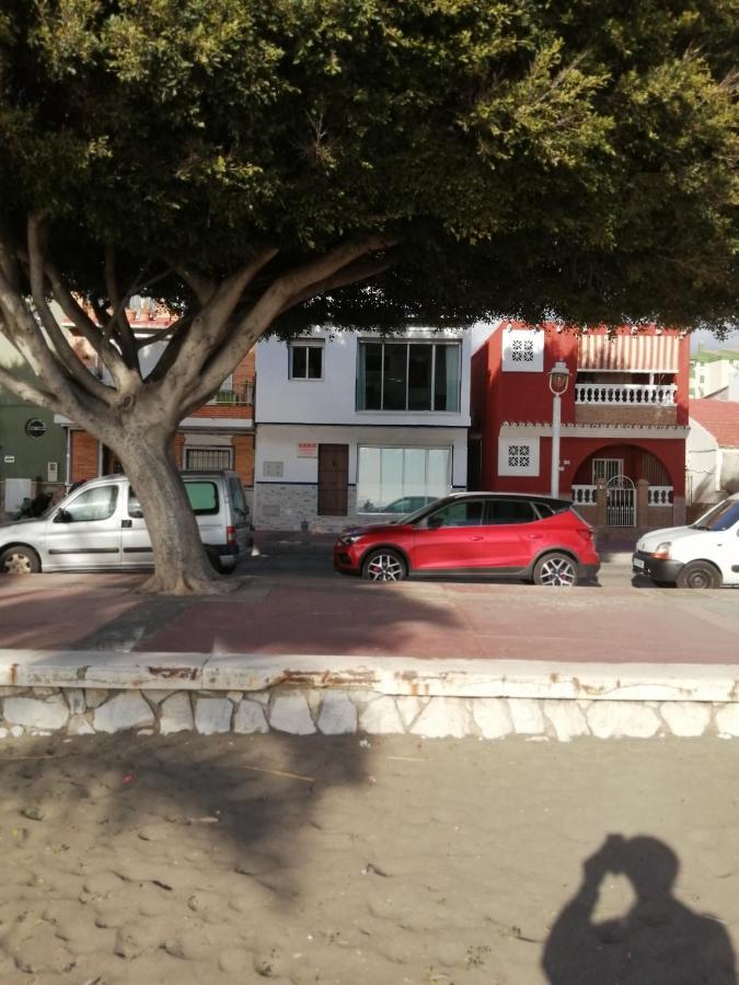 Apartment On The Beach Malaga Bagian luar foto