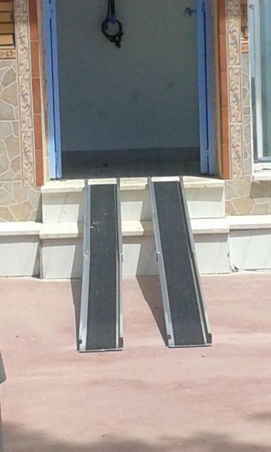 Apartment On The Beach Malaga Bagian luar foto